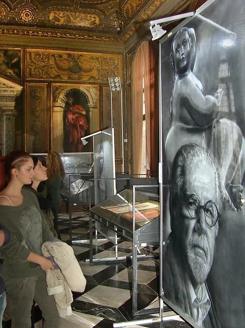 Visitatori e ritratto di Fernando Botero By Mimmo Alfarone Biblioteca Nazionale Marciana Sala Monumentale